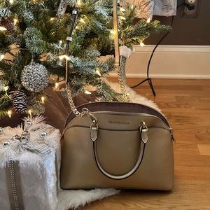 Michael Kors handbag with detachable shoulder strap